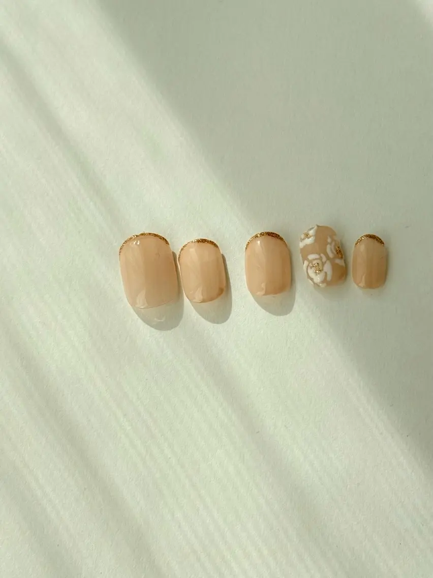 ネイル アートネイル ラメ(グリッター) ハンドネイル charm.nail 🌼kanaのネイルデザイン