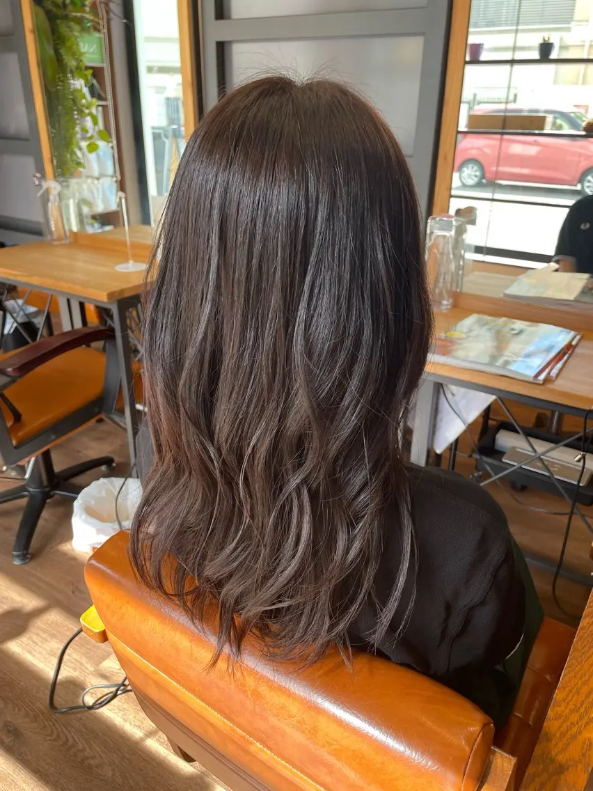 セミロング 東山 紗月のヘアスタイル