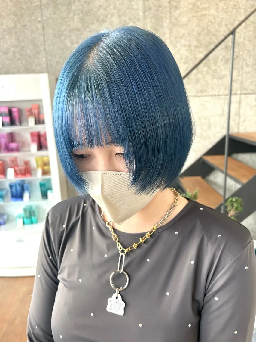 カラー 🫒オリーブ/透け感 レイヤー🌿モエカのヘアスタイル
