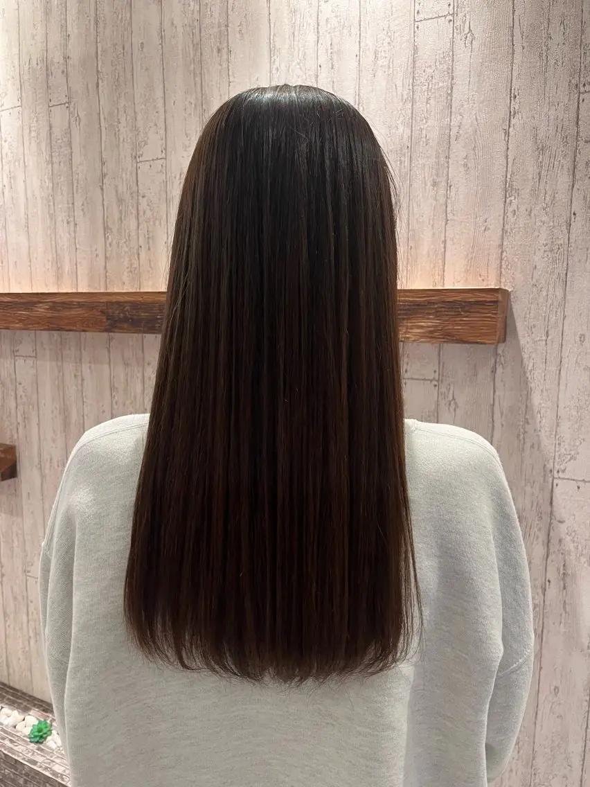 ロング 縮毛矯正 坂井 アシスタントのヘアスタイル