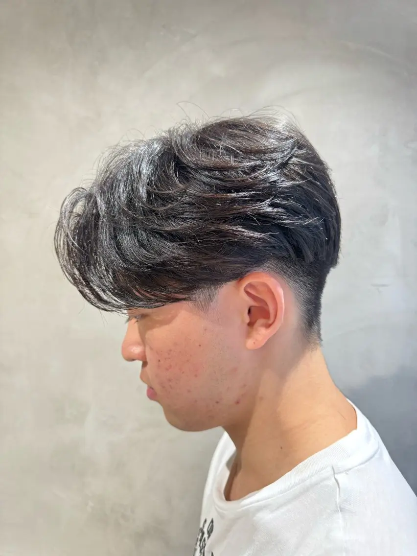 ショート パーマ メンズ センターパート メンズパーマ ニュアンスパーマ 横浜/レイヤー/ カネコのヘアスタイル