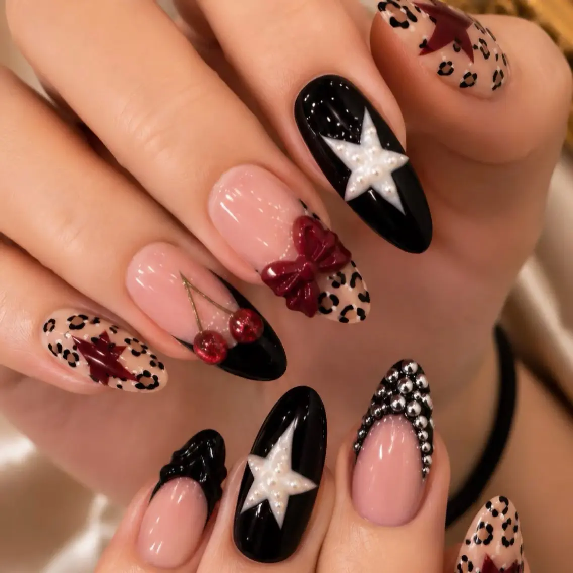 ネイル アニマル柄 フレンチネイル ジェルネイル 韓国ネイル 赤色 ハンドネイル フットネイル Umee Nailのネイルデザイン