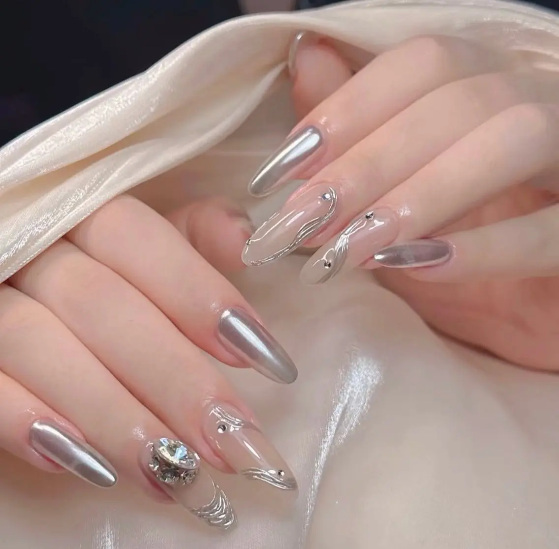 ネイル チークネイル 長さ出し フラワーネイル フレンチネイル ガーリー SunNail池袋駅 ワンホンネイルのネイルデザイン