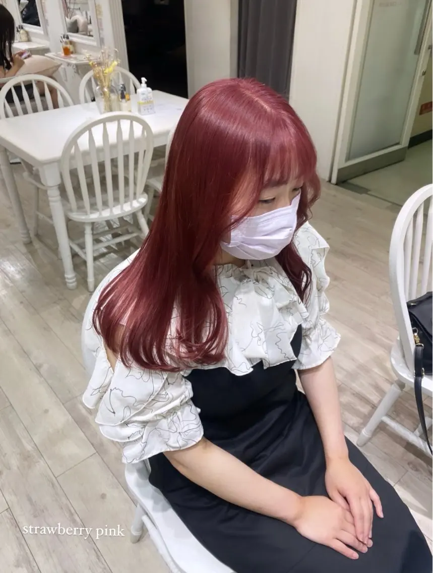セミロング カラー ヘアアレンジ ブリーチ レッドカラー ヘアカラー トリートメント ベージュカラー /aibiのヘアスタイル