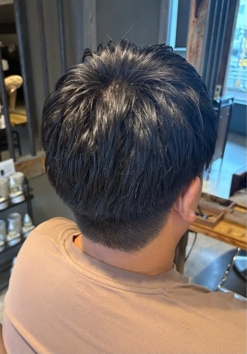 メンズ マッシュ ツーブロック 刈り上げ 新田 勇斗のヘアスタイル