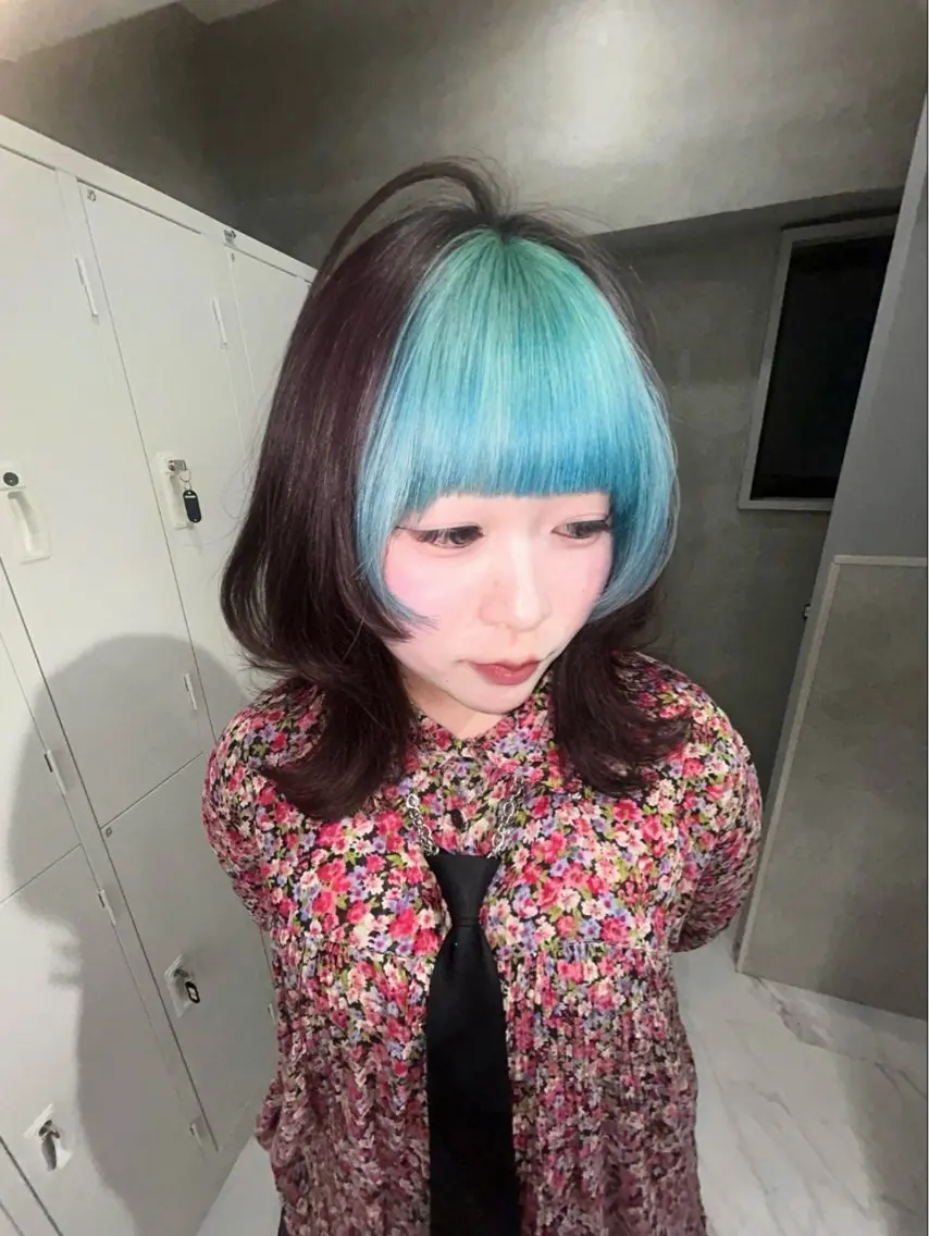 カラー ヘアカラー Akari🧬レイヤ ー/ハイトーン/天神のヘアスタイル