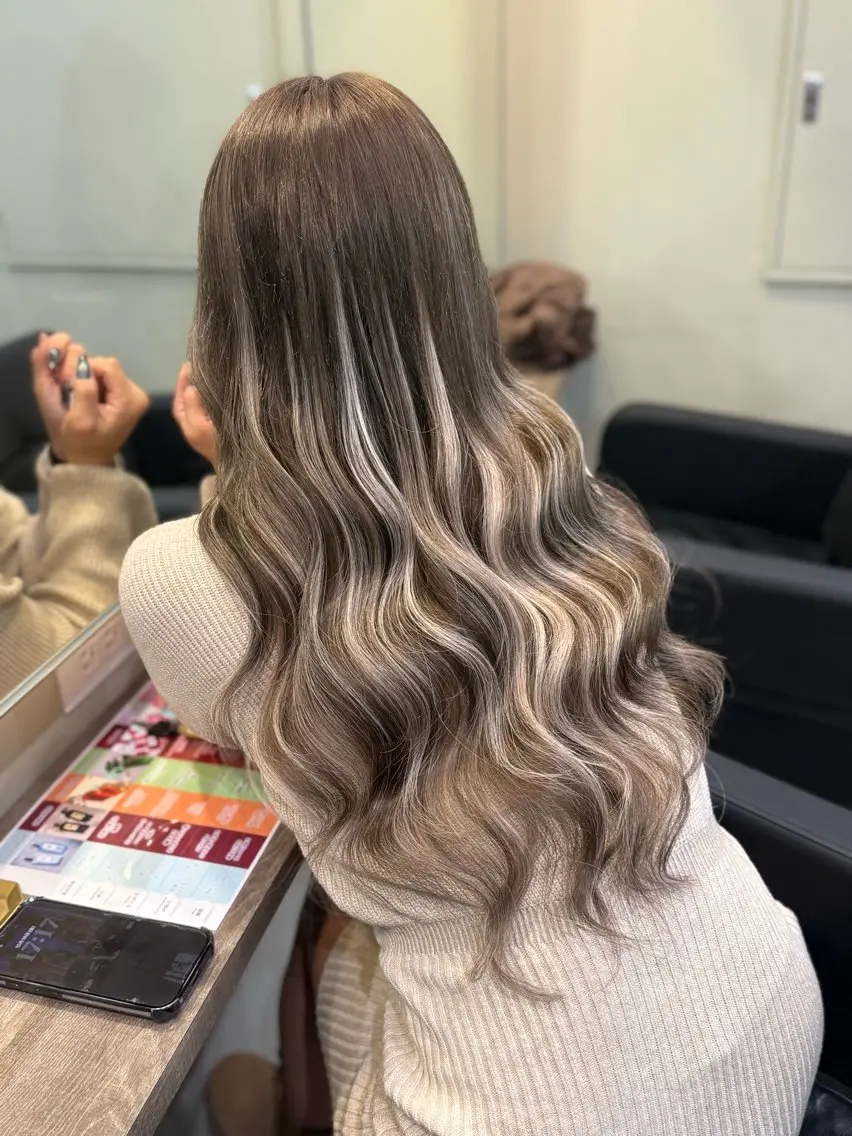 ロング カラー カット ヘアカラー エクステ RIEブリーチ& エクステ特化型のヘアスタイル