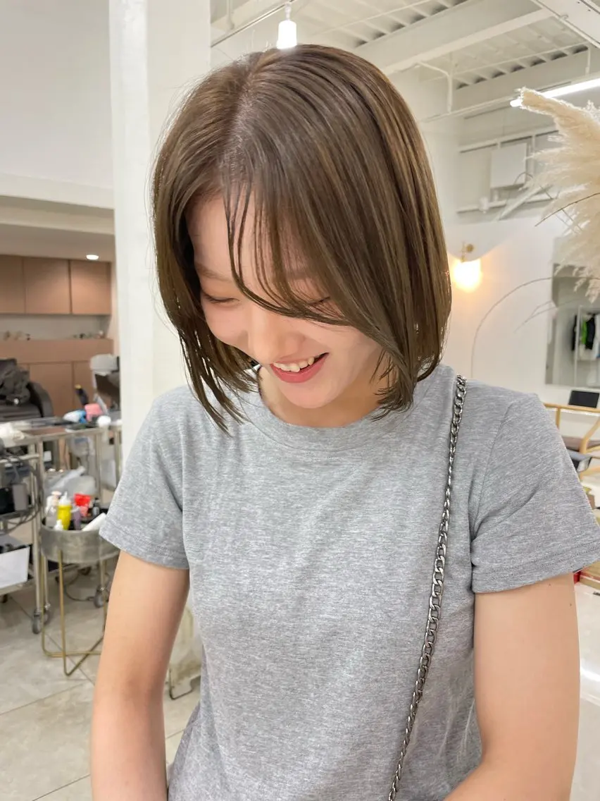 カラー ベージュカラー オリーブベージュ ヘアカラー 相澤 陽菜のヘアスタイル
