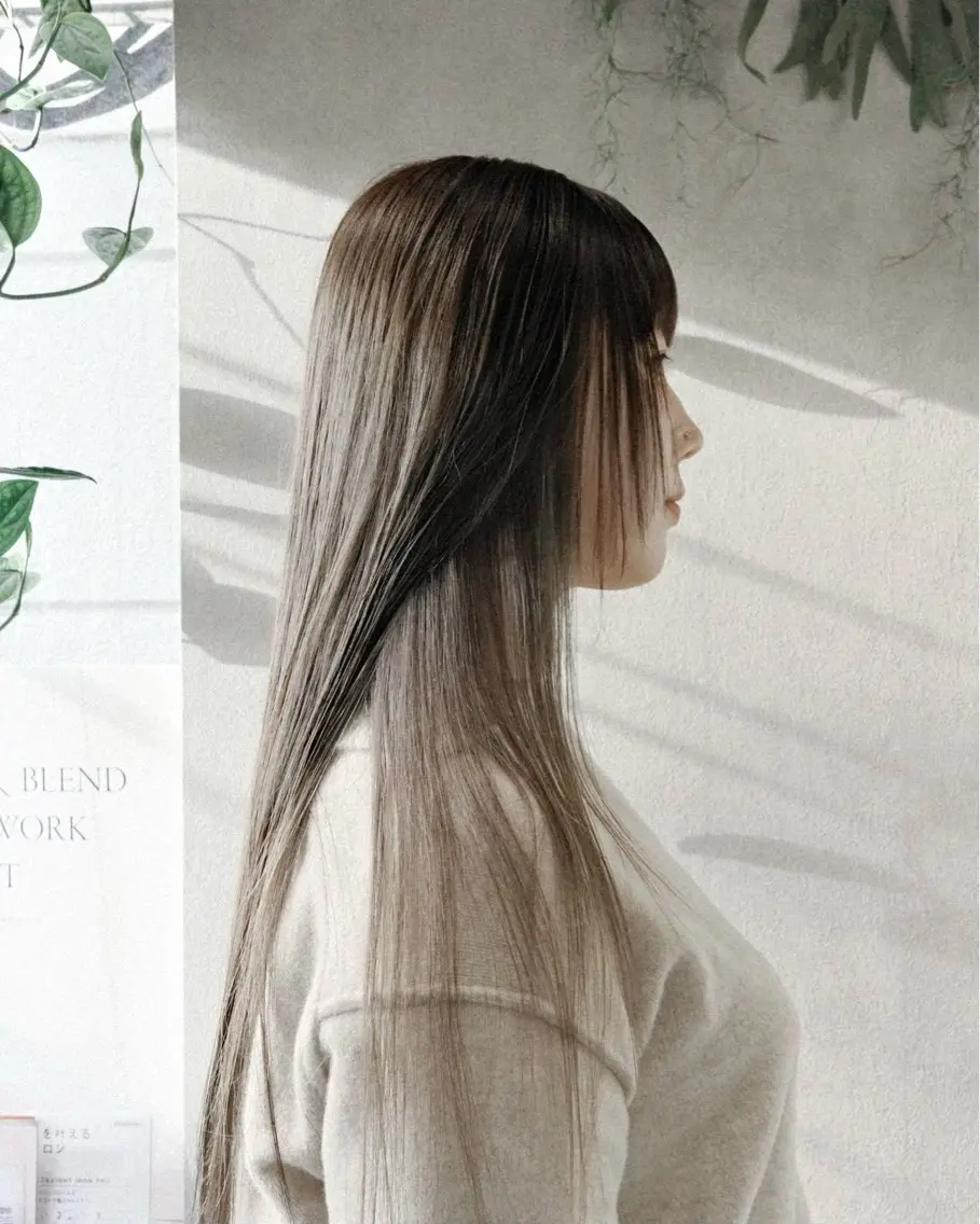セミロング カラー インナーカラー お洒落カジュアル🍃 まなとのヘアスタイル