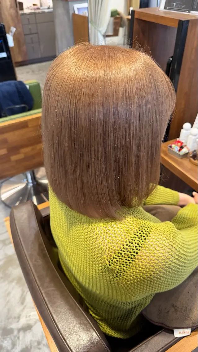 ショート カラー ブリーチ ヘアカラー { door } Kawasakiのヘアスタイル