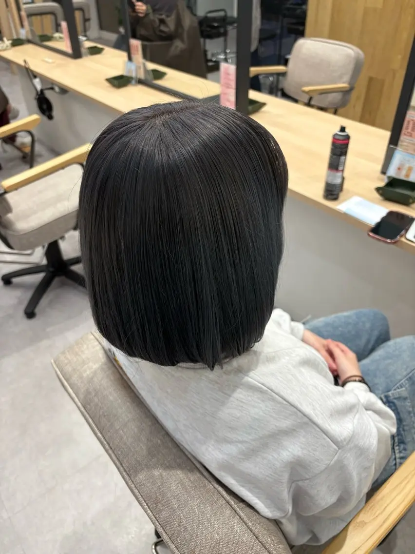 ミディアム カラー サイトウ ユリコのヘアスタイル