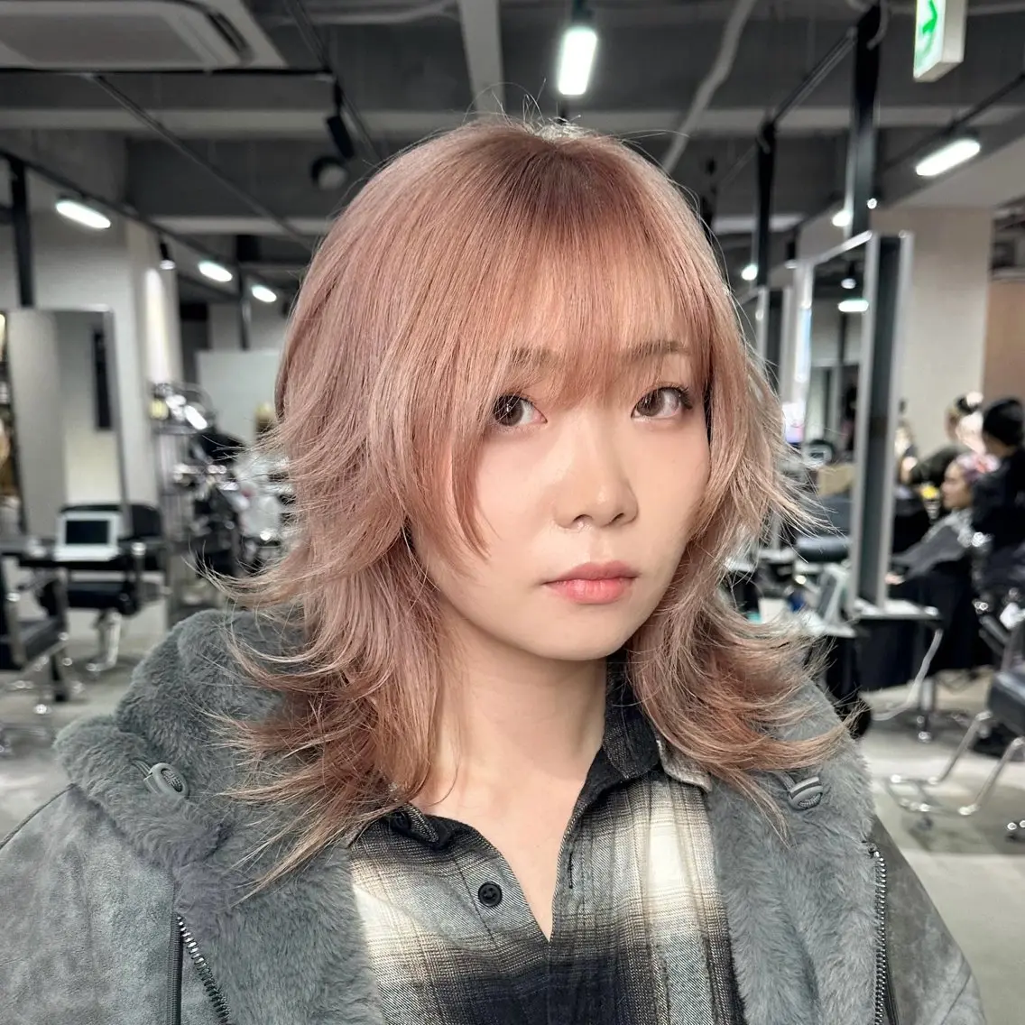 ミディアム ケアカラー ボブ 髪質改善 レイヤーカット トリートメント 心斎橋 韓国レイヤ ー指名No.1renのヘアスタイル