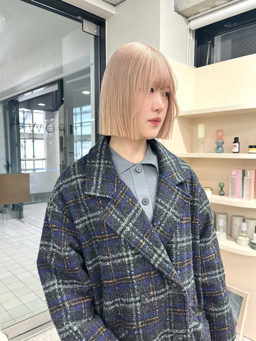 ショート カラー ベージュカラー ブリーチ ミルクティーベージュ ボブ カット ヘアカラー IROW/イロウ天神 大名店 yamaのヘアスタイル