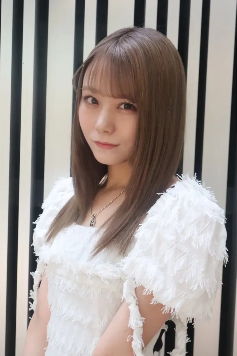 セミロング カラー レイヤー/ブリーチ iwamiya岩見谷のヘアスタイル