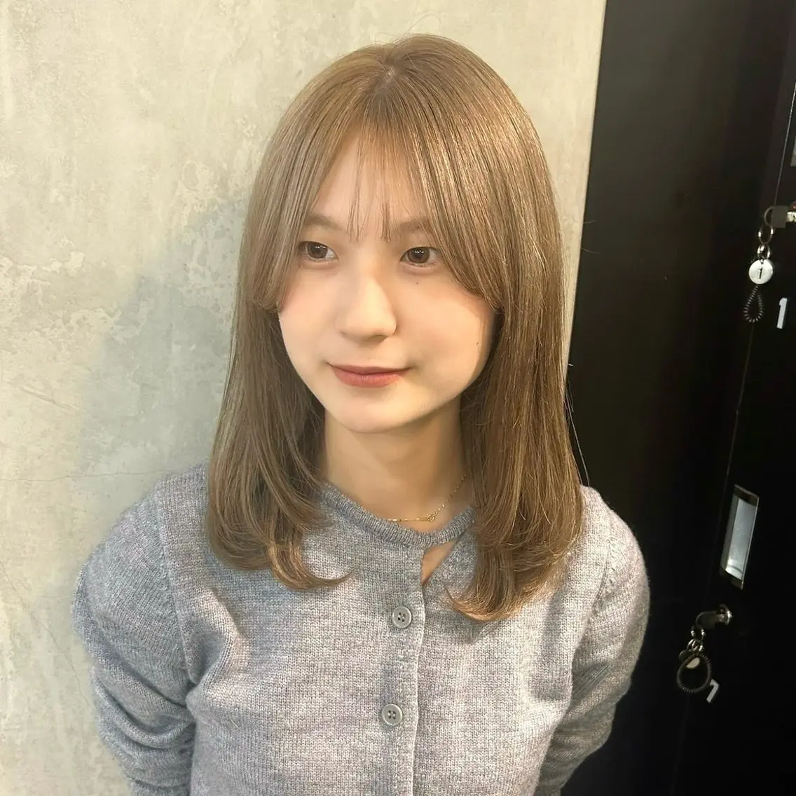 ミディアム カラー ヘアカラー トリートメント ヘッドスパ ヘアセット ✨傷まないカラー ✨髪質改善✨レオンのヘアスタイル