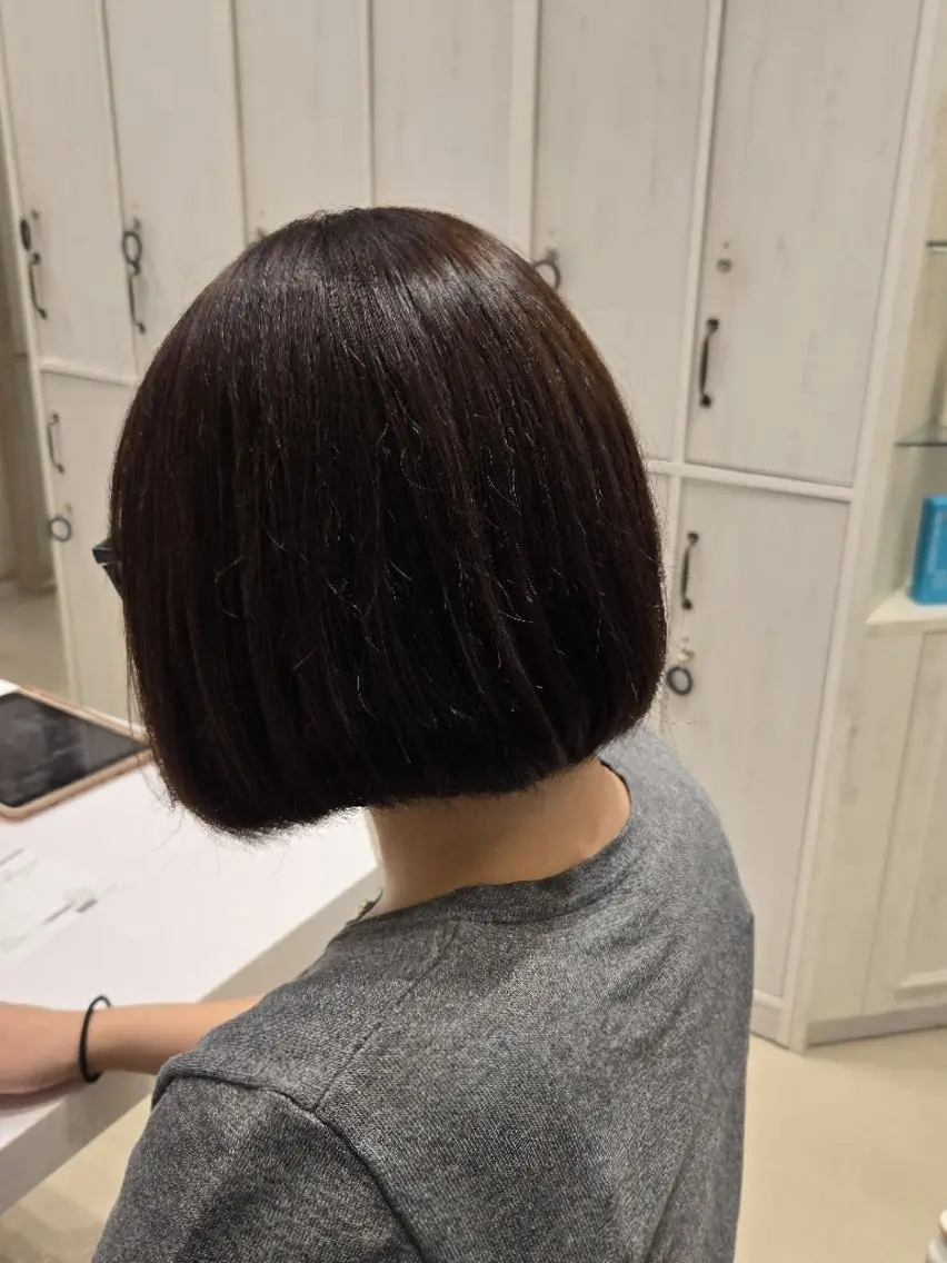 ショート ボブ カット ヘアカラー トリートメント 小峯 瑞貴のヘアスタイル