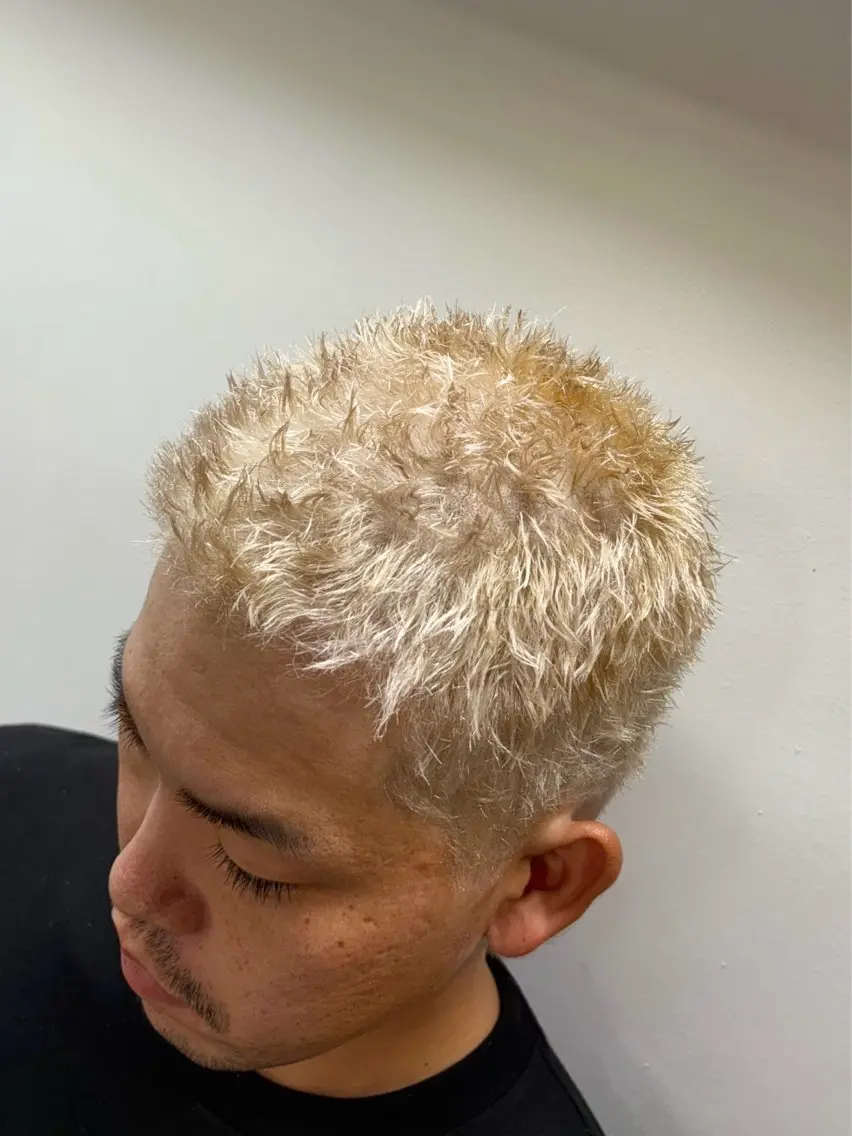 ショート カラー パーマ メンズ カット ヘアカラー パーマ 及川シゲル 髪質改善講師のヘアスタイル