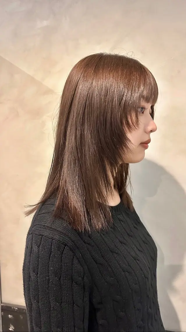 セミロング カラー 顔まわりレイヤー 顔周りカット レイヤーカット Yuki☺︎パーマ レイヤーカットのヘアスタイル