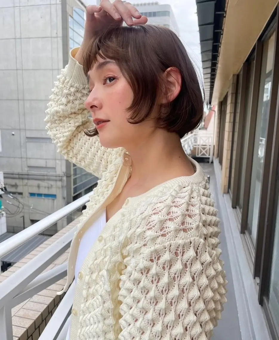 ショート 透明感/グレージュ/ レイヤー/ 青空のヘアスタイル