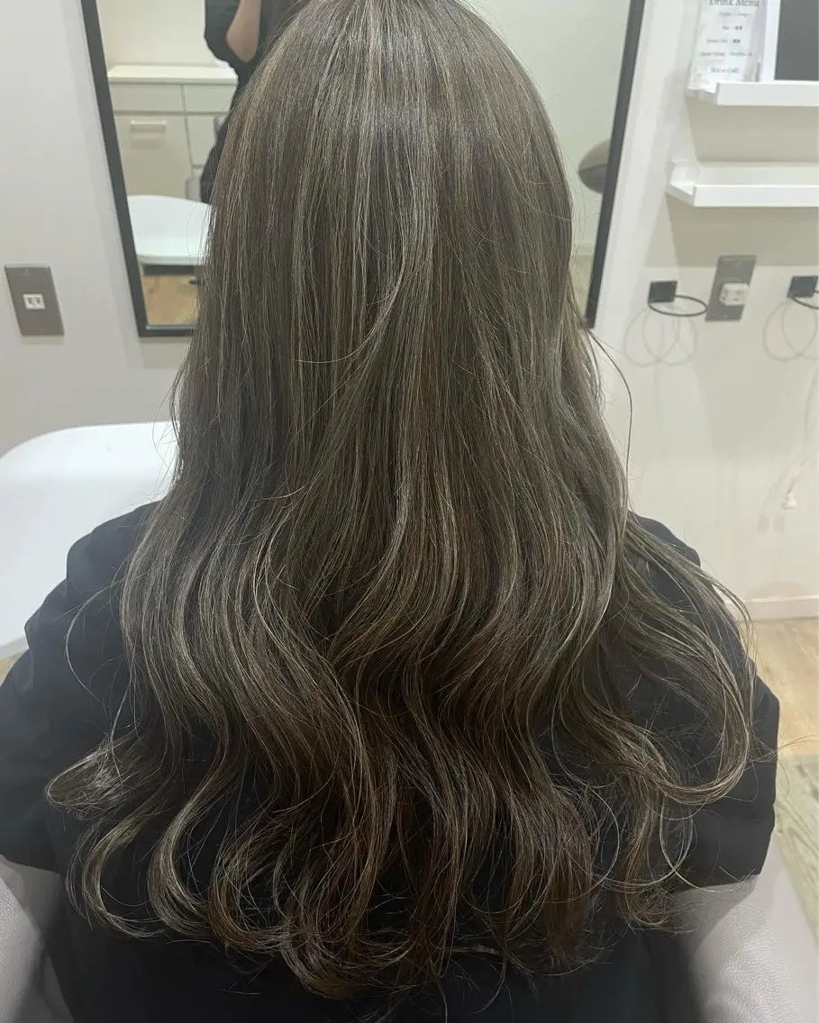ロング オリーブベージュ/ボ ブ縮毛矯正たまき🧡のヘアスタイル