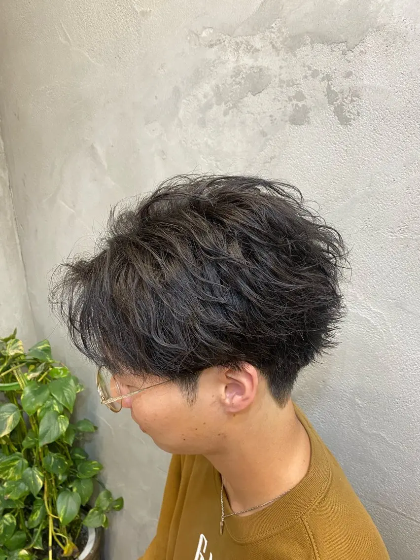 ショート パーマ メンズ メンズパーマ 波巻きパーマ カット パーマ 髪質改善特化美容師 酸性ストレート近藤俊のヘアスタイル