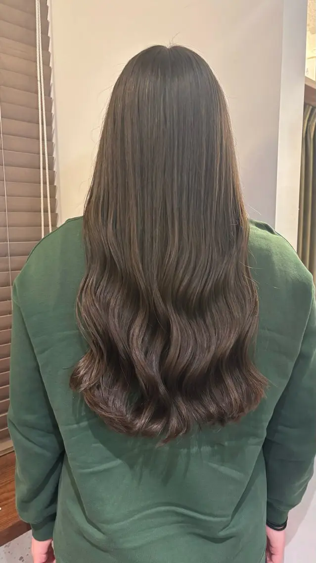 ロング カット ヘアカラー トリートメント 平出 千尋のヘアスタイル