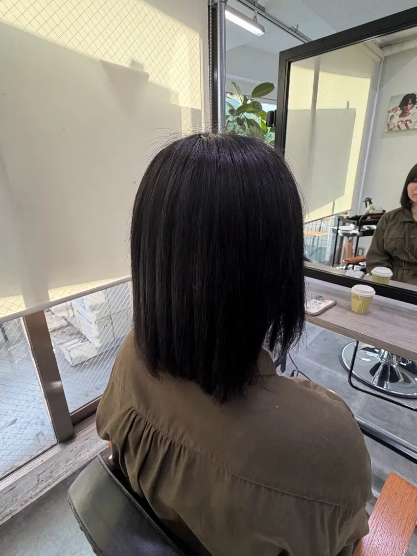 ミディアム カラー 岩田 柊憂花のヘアスタイル