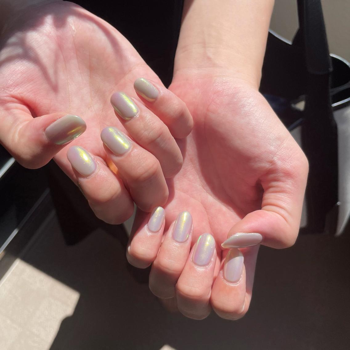 ネイル オーロラネイル ワンカラーネイル ハンドネイル Nail Salon Aleumのネイルデザイン