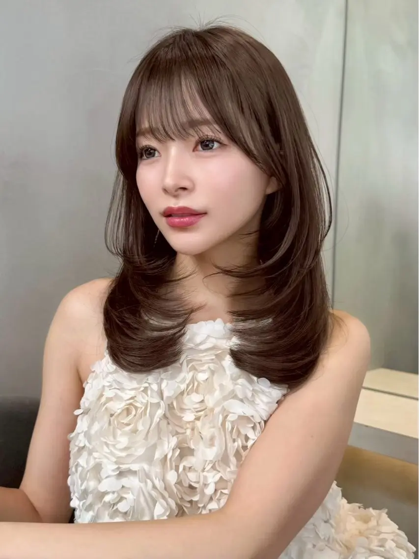ミディアム カラー 切りっぱなしボブ ミディアムレイヤー ボブ くびれヘア ハッシュカット カット ヘアカラー トリートメント 柏崎颯刀 ボブ縮毛 ミディアムレイヤーのヘアスタイル