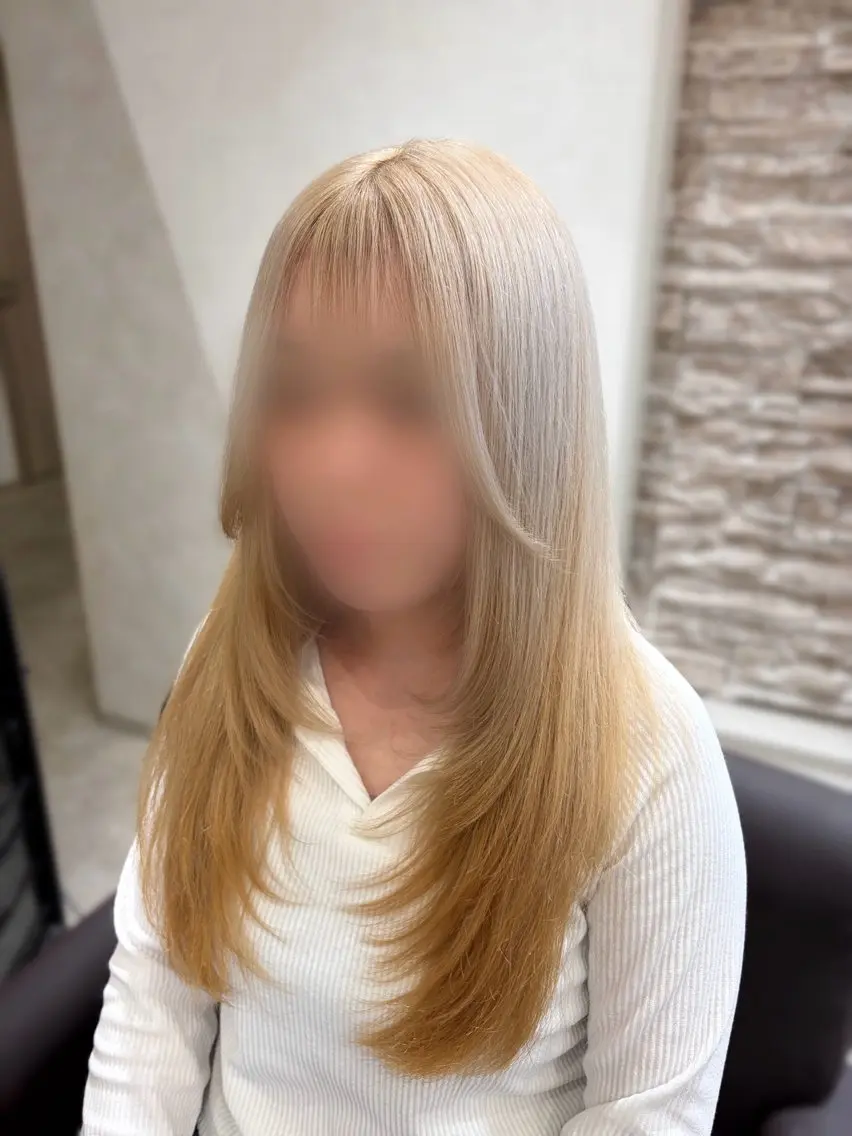 セミロング カラー ブリーチ ケアブリーチ デザインカラー イヤリングカラー レイヤーカット ヘアカラー カラーリスト🤍 わかなのヘアスタイル