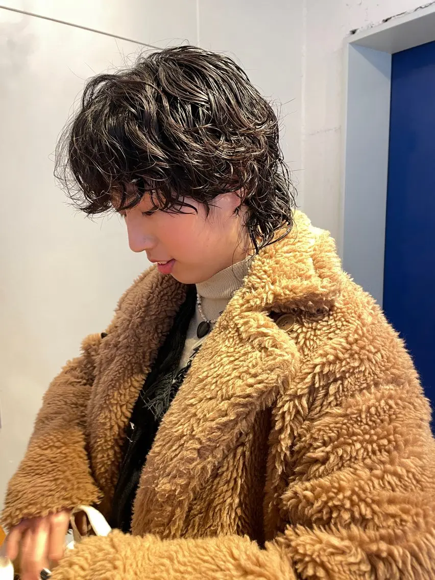 ミディアム パーマ ミディアムパーマ ウルフカット レイヤー/似合わせ TAKUYAのヘアスタイル