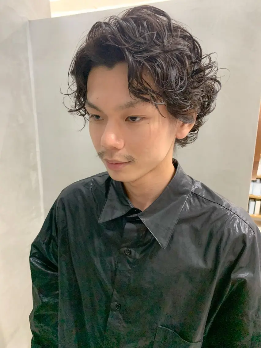 ミディアム パーマ メンズ ミディアムパーマ メンズパーマ メンズウルフカット ウルフカット カット パーマ 横井伴典 名古屋駅 メンズパーマ/カットのヘアスタイル