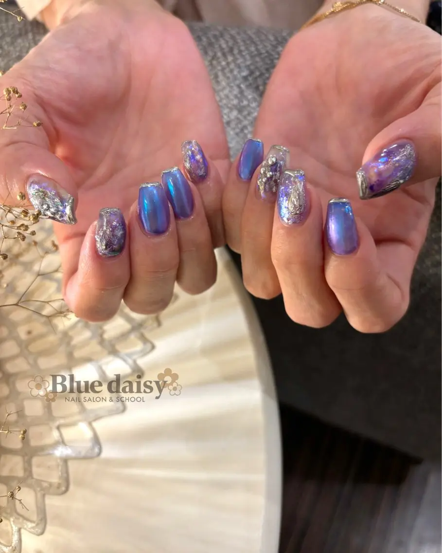 ネイル 冬ネイル ハンドネイル Blue daisy 栄本店のネイルデザイン
