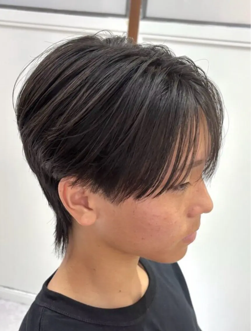 パーマ メンズ メンズブリーチ センターパート メンズハイトーン カルマパーマ メンズ韓国風 カット パーマ 似合わせメンズカット ブリーチ/ウルフ/栄のヘアスタイル