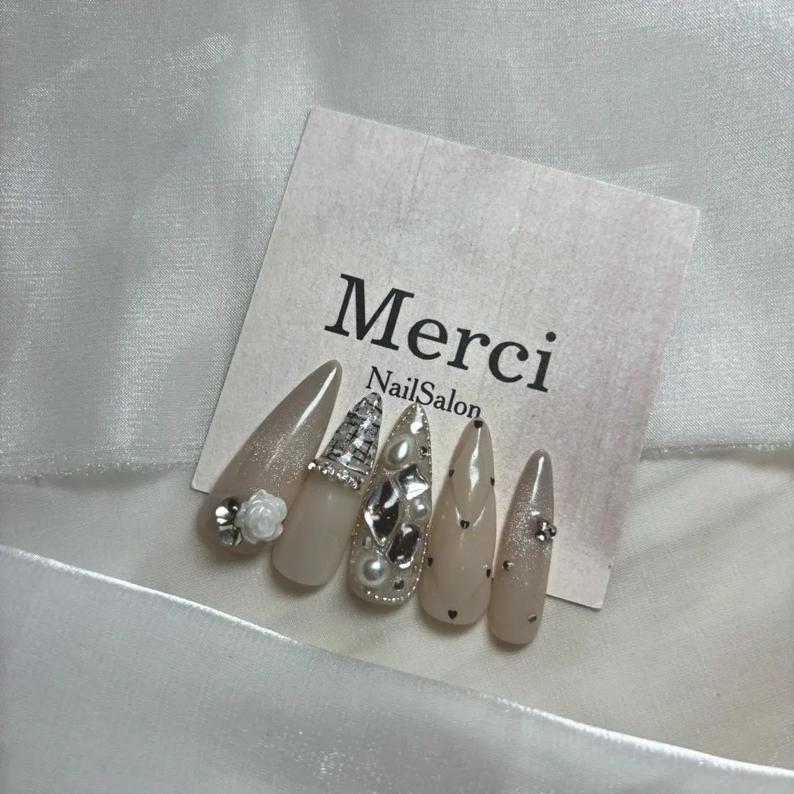 ネイル ツイードネイル ️🩵Merci Miyu 南堀江️のネイルデザイン