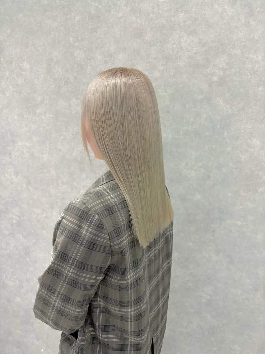 ロング カラー アッシュ バレイヤージュ ベージュカラー ブリーチ ケアブリーチ カット ヘアカラー トリートメント 長谷川 湧のヘアスタイル