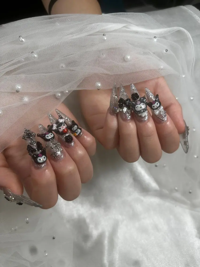 ネイル シルバー ハンドネイル Bijou Nails 有真のネイルデザイン