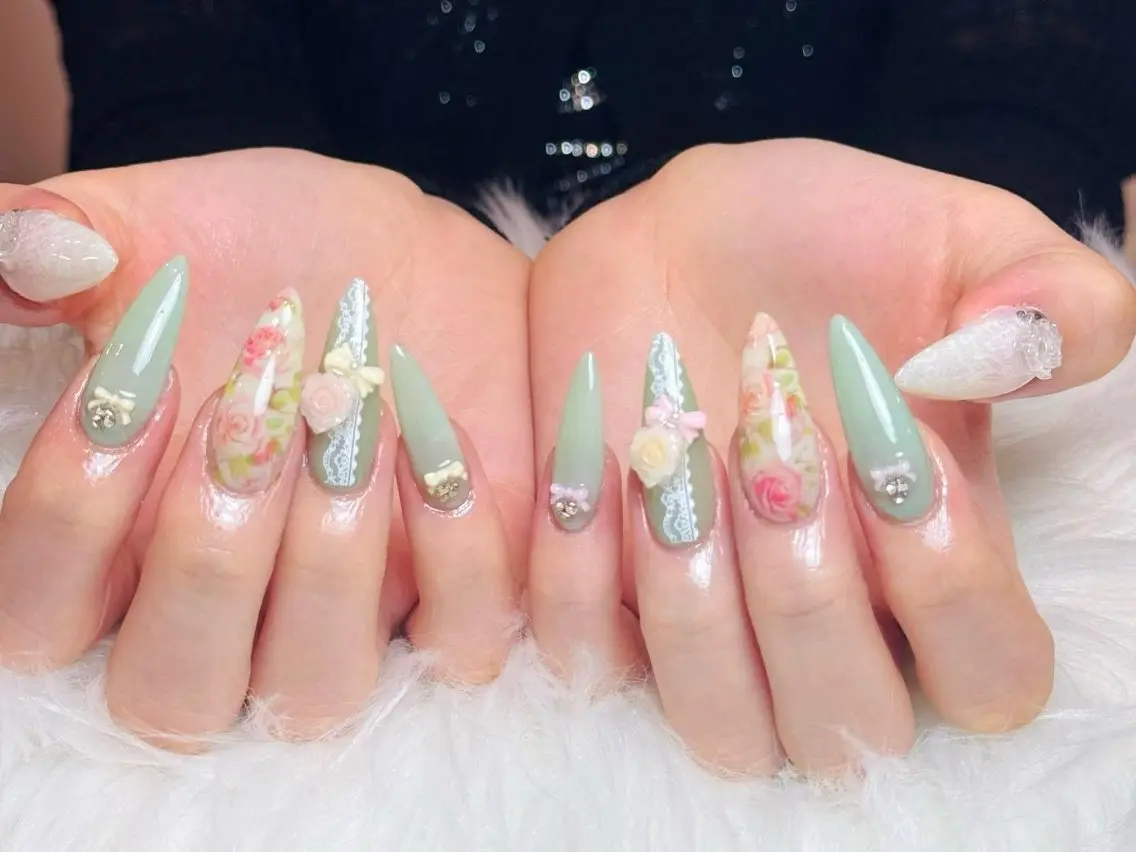ネイル オーロラネイル フレンチネイル ジェルネイル グラデーション 韓国ネイル ハンドネイル Luci Nailのネイルデザイン