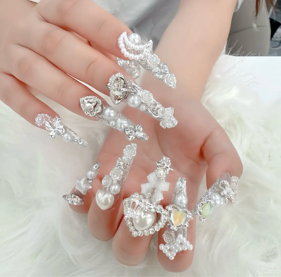 ネイル オーロラネイル チークネイル 桜ネイル クリアネイル ドット ハンドネイル Rin Nail 新大久保店のネイルデザイン