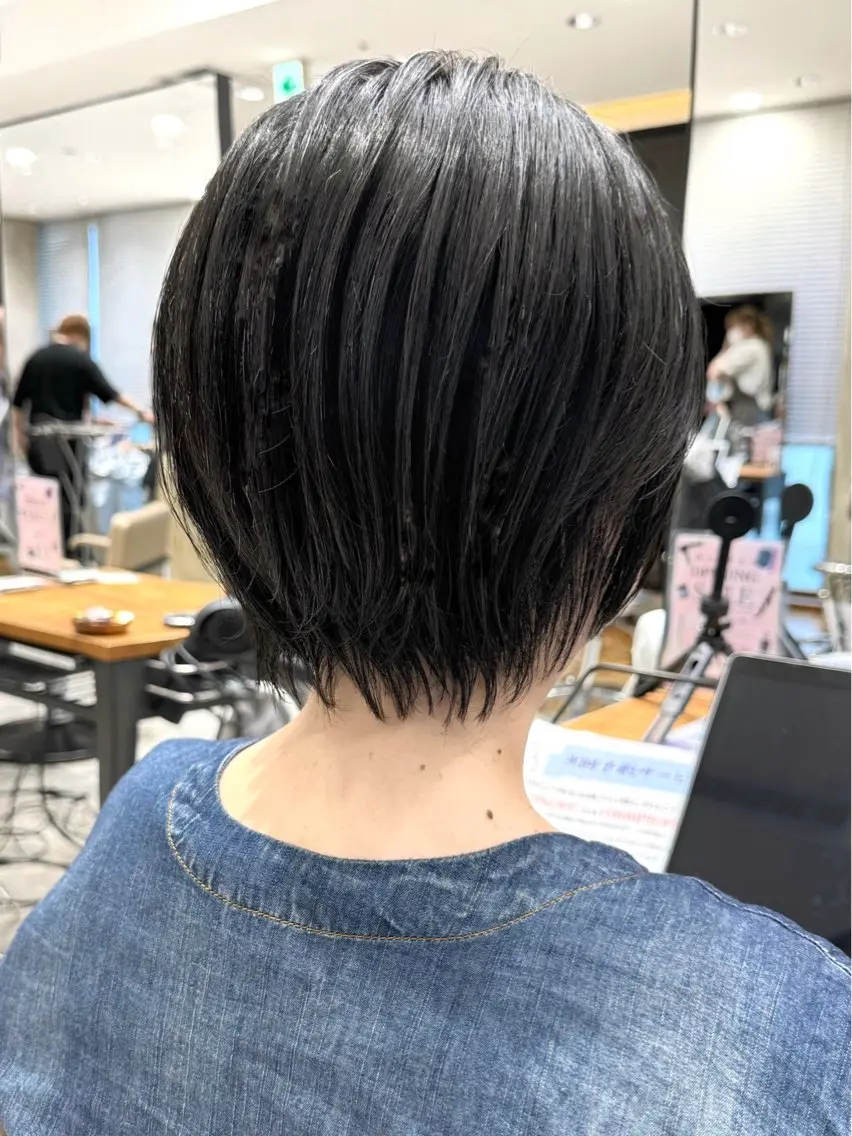 ショート カラー カット ヘアカラー トリートメント 💍新宿ショート 💍岩田莉奈のヘアスタイル