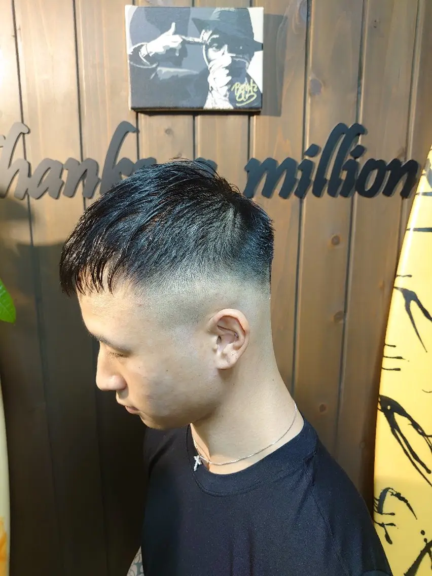 メンズ ショート フェードカット スキンフェード カット 岡林 選のヘアスタイル