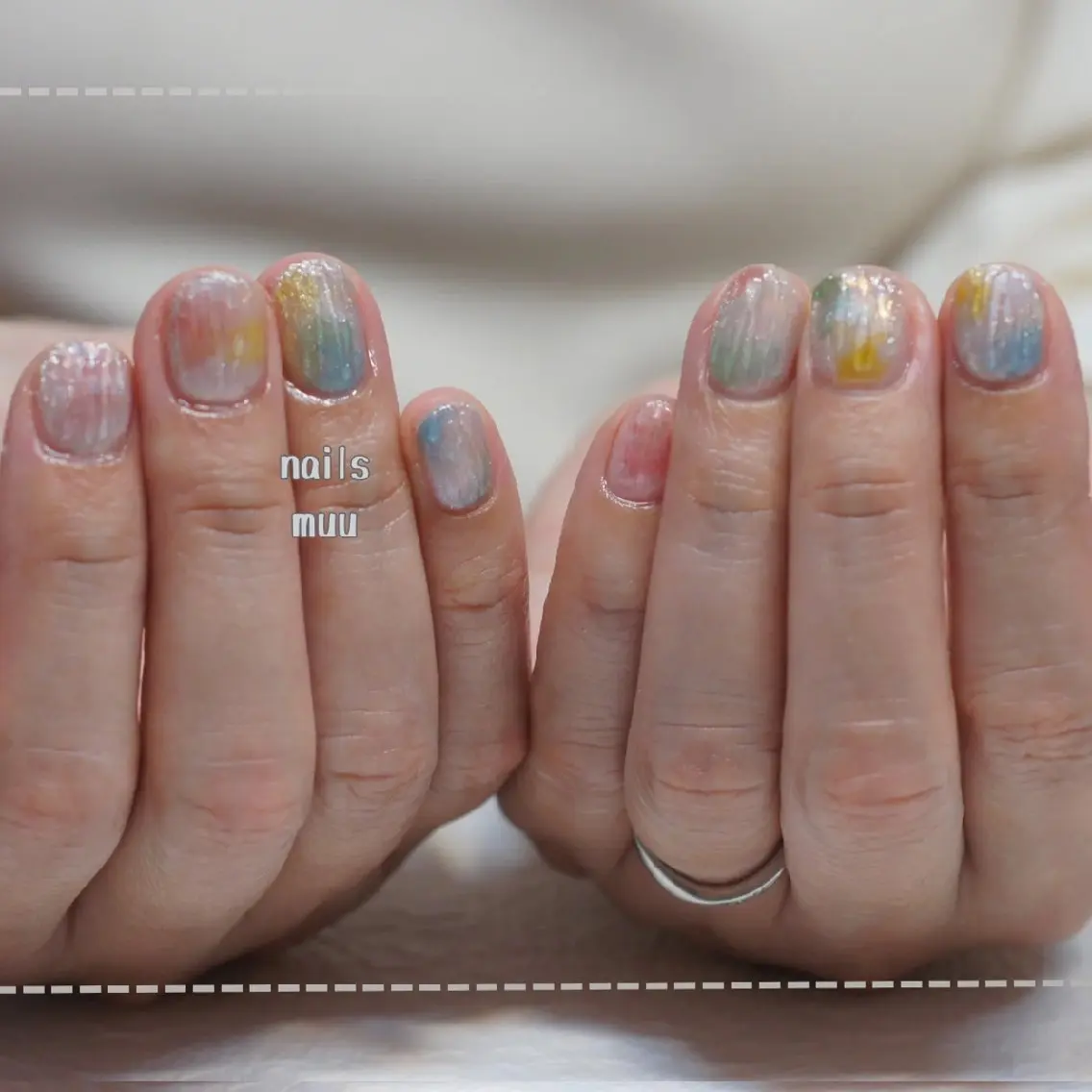 ネイル オーロラネイル ブルー 氷ネイル・うるうるネイル キラキラネイル ショートネイル nails muu まゆのネイルデザイン