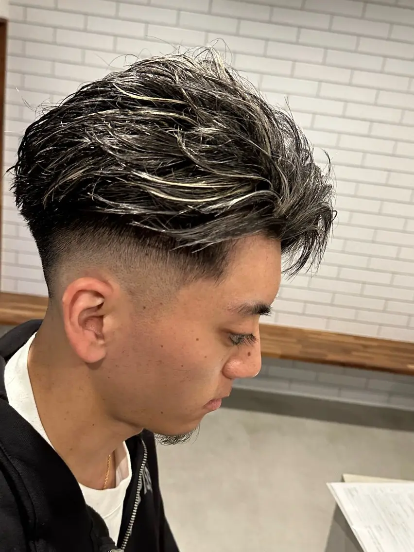 ショート メンズ メンズハイライト ハイライト カット ヘアカラー メンズ専門美容師／ メンズパーマ／森口のヘアスタイル