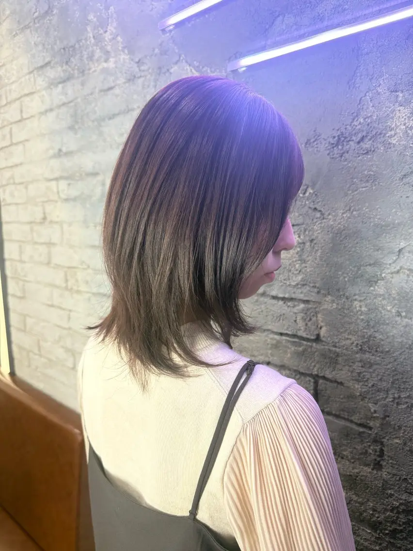 セミロング ボブ レイヤーカット 韓国ヘア✨グレージュ カラーasamiのヘアスタイル