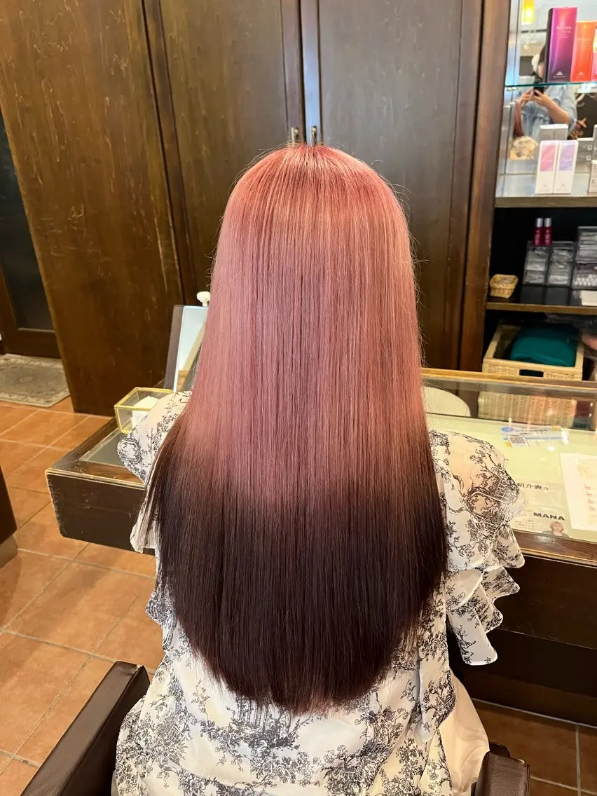 ロング カラー デザインカラー 城内 心優のヘアスタイル