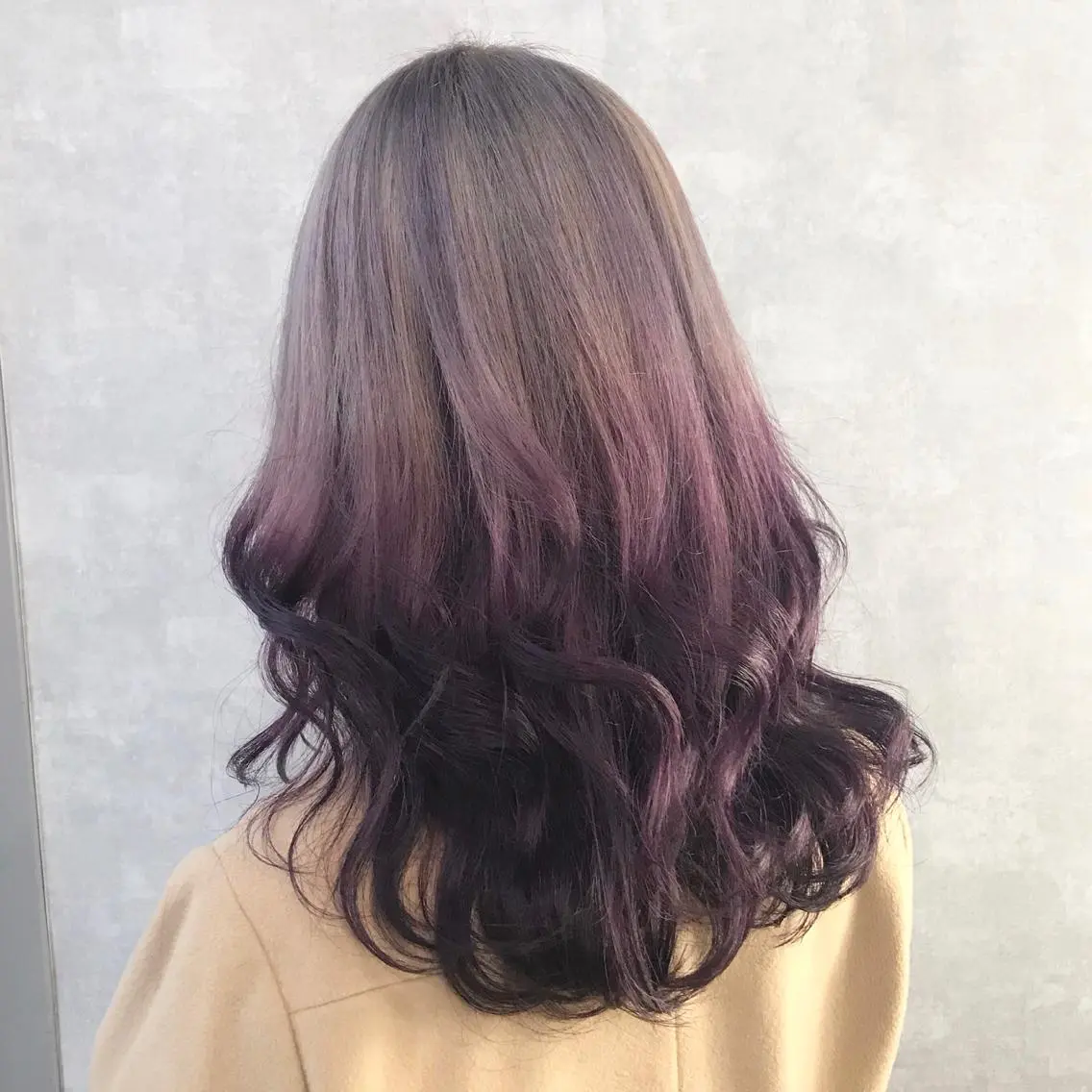 ロング カラー アッシュ アッシュグレー アッシュグレージュ ブリーチ グラデーションカラー K-POP好き美容師 🇰🇷Kai.Yのヘアスタイル