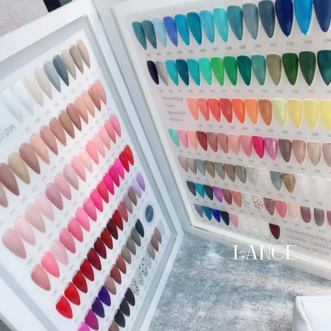 ネイル オーロラネイル フレンチネイル グラデーション キラキラネイル 韓国ネイル Lance nailのネイルデザイン