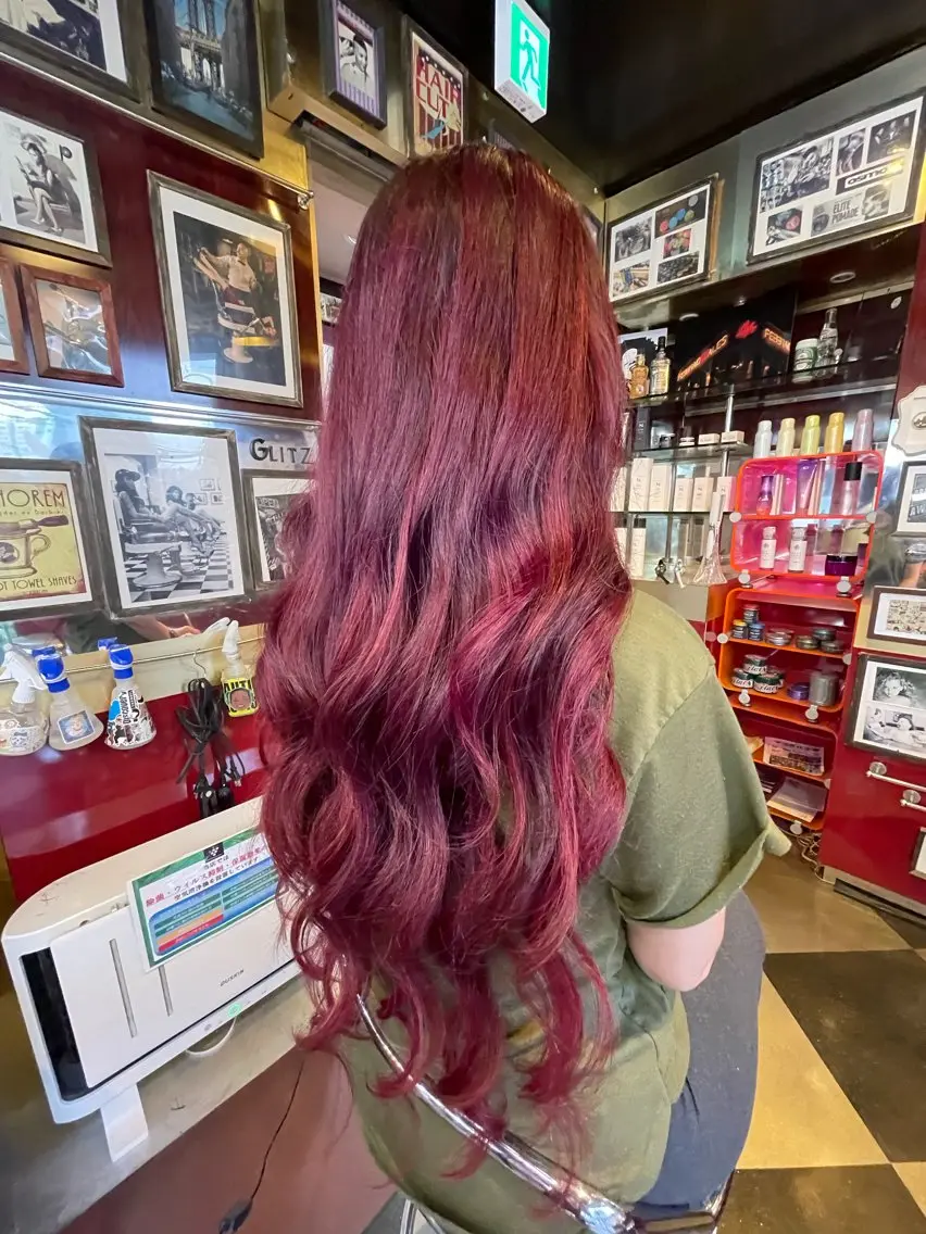 カラー レッドカラー 👑派手髪/カット 👑ANRYのヘアスタイル