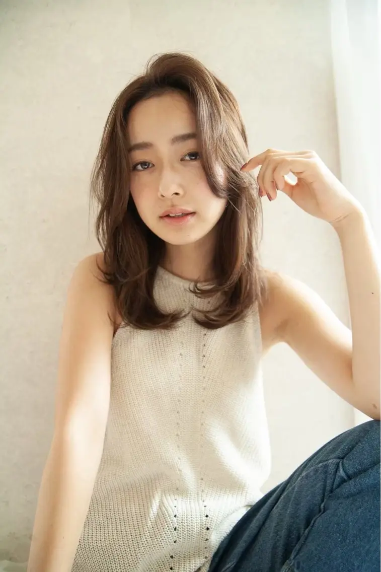 セミロング カラー フクダ レンのヘアスタイル