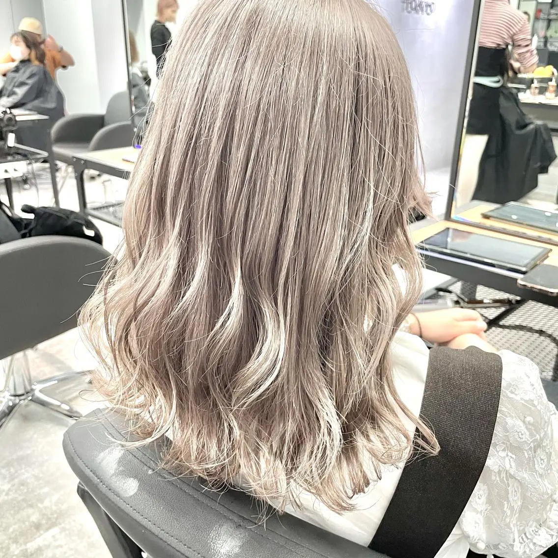 セミロング カラー ハイトーンカラー ヘアカラー トリートメント ✨MiL✨ ✨心斎橋✨のヘアスタイル